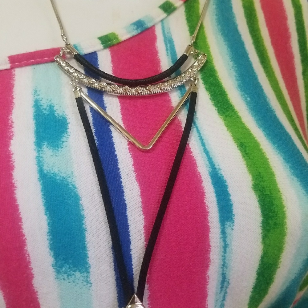 Long piece - Picture 2 of 3